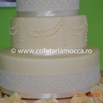 tort de mireasa cu flori oradea