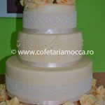 tort de mireasa cu flori oradea